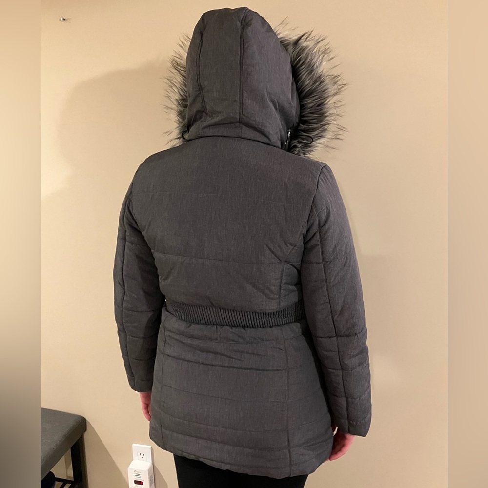 Liz Claiborne Charcoal Puffer Coat with Faux Fur Hood Trim - Picture 5 of 6